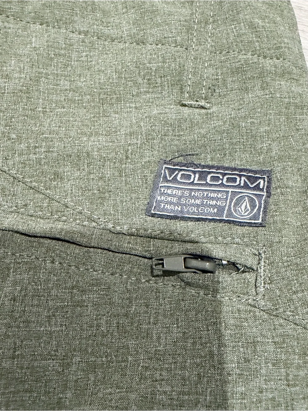 Volcom Men's Olive Green Classic Stretch Shorts Size 27